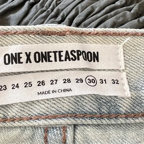 ONE TEASPOON DIAMONDE BANDITS SHORTS DISTRESSED NEW WITH TAGS SIZE 30